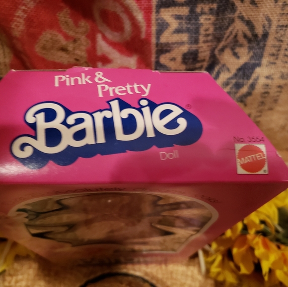 Pretty in Pink Barbie - Picture 5 of 6